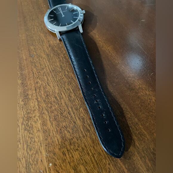 Burberry Men’s Watch Leather Band - Picture 5 of 6